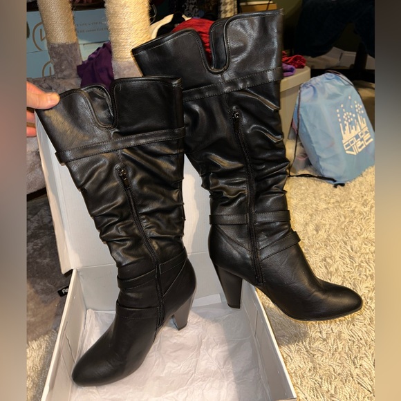 Women’s Rampage boots - Picture 4 of 8